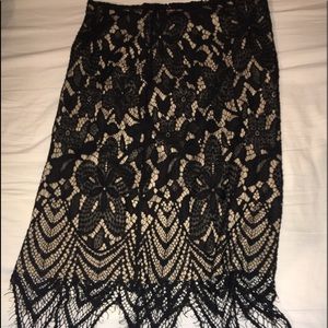 Black lace skirt !